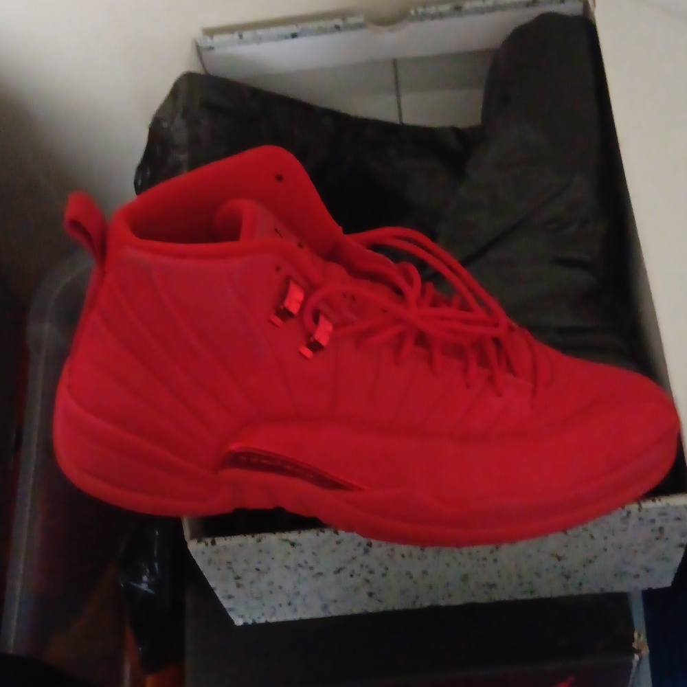Red 12